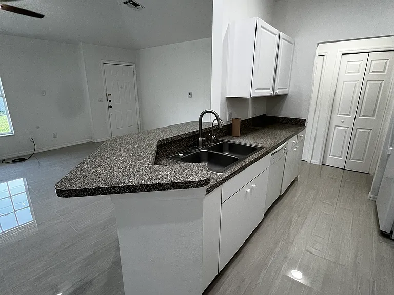 1541 Hightower Ave S — Photo 10