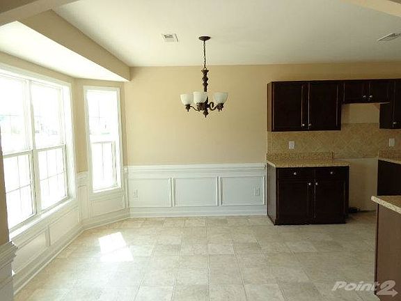 60 ER - Dining Area  .jpg