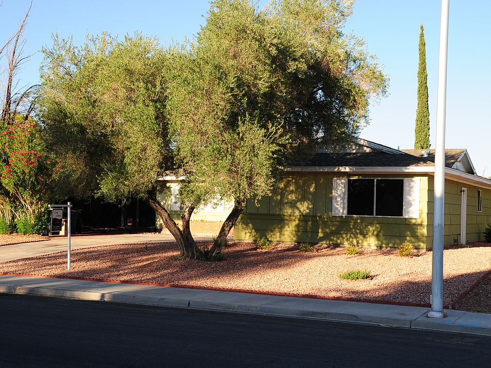 1st image of 329 Oil Lantern Ln