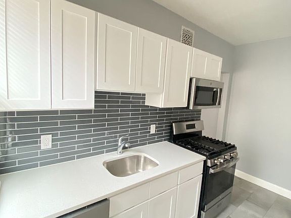 4th image of 506 Ferry St #9743439