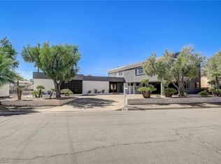 601 E Fairway Rd, Henderson, NV 89015