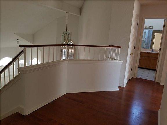 5th image of 11628 Lake Erie Dr
