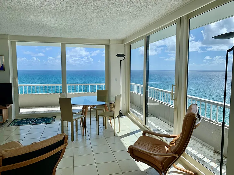 5540 N Ocean Dr #Penthouse A — Photo 6