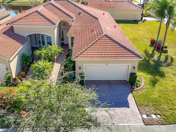 4935 Marble Springs Cir, Wimauma, FL 33598