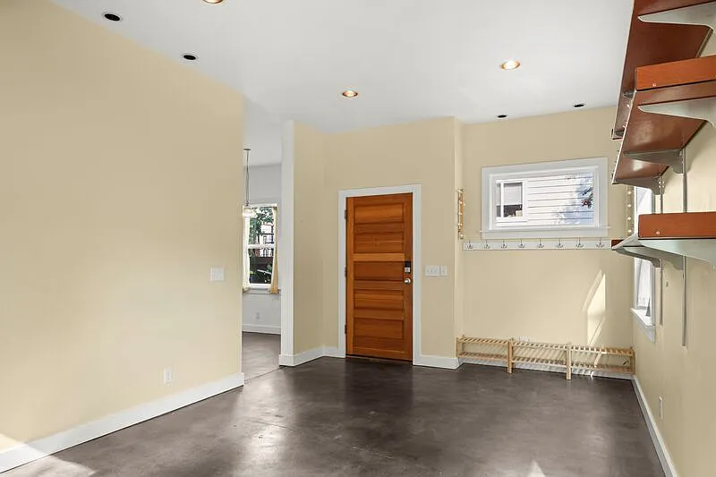 4 bed, 3.0 bath, 1980 sqft, $4,900 — Photo 3