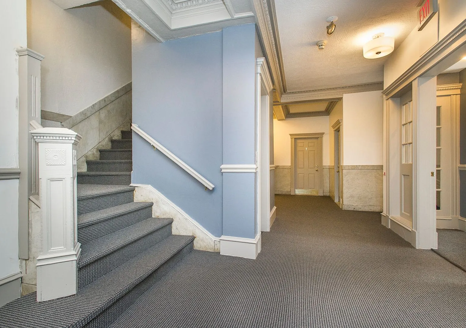 2 bed in the heart of Allston — Photo 4