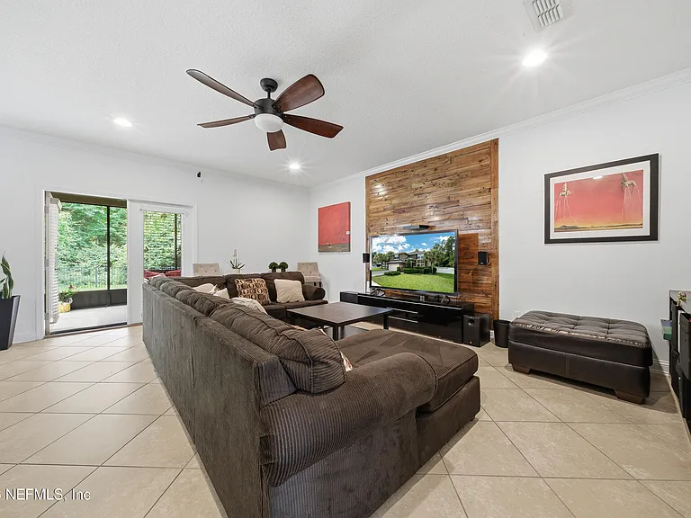 705 W Kings College Dr — Photo 10