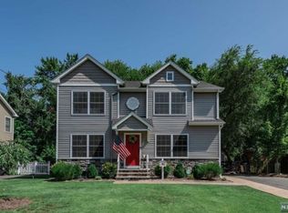 651 Newcomb Rd, Ridgewood, NJ 07450