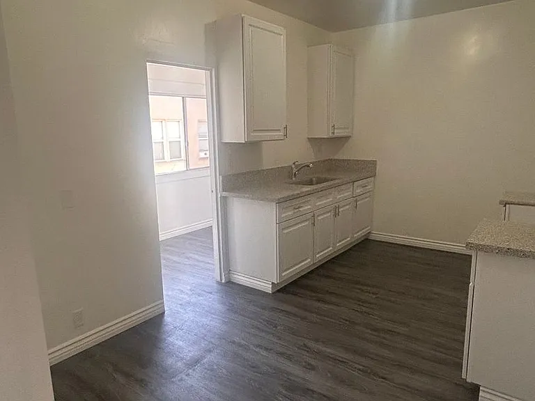339 W Arden Ave — Photo 9