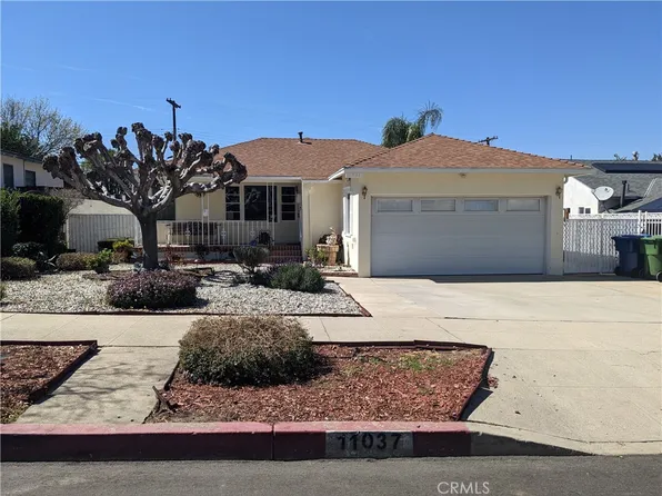 11037 Woodward Ave, Sunland, CA 91040