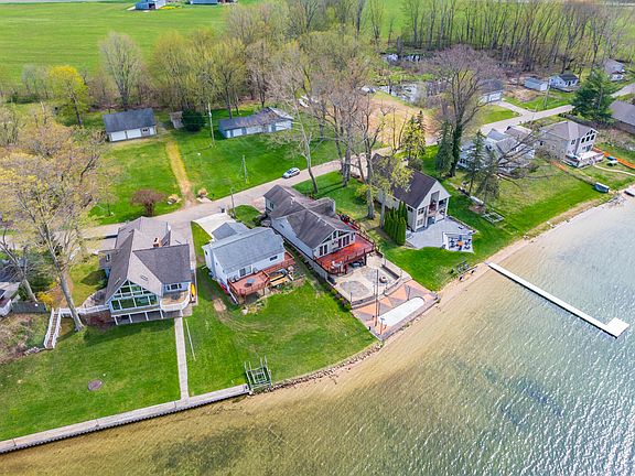 4th image of 43504 Eagle Lake Dr