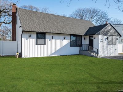 41 Embargo Place, North Babylon, NY, 11703