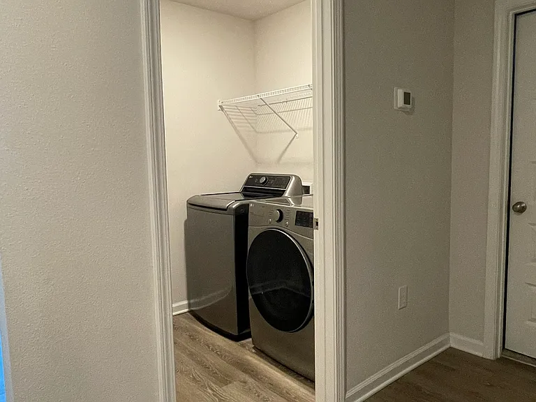 5240 Peach Dr — Photo 16