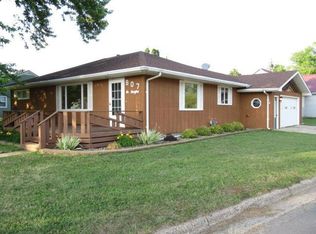 807 S Douglas St, Lamberton, MN 56152