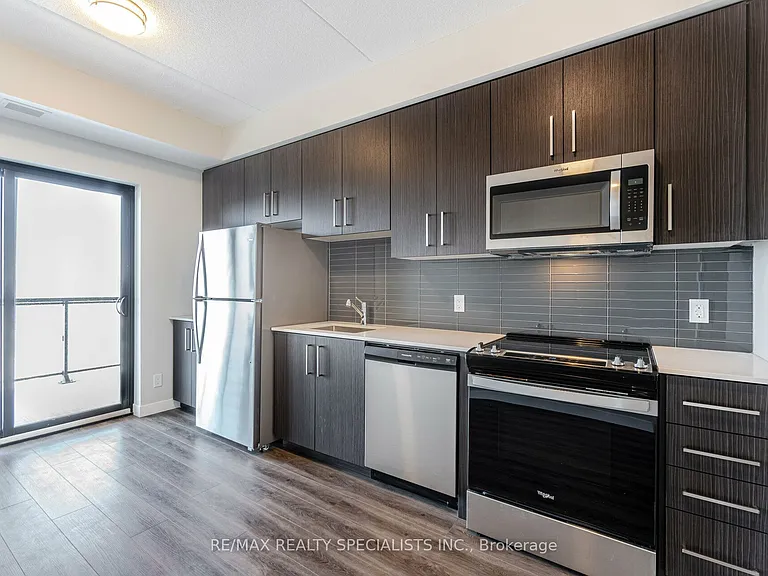 15 Queen St S #2206 — Photo 9