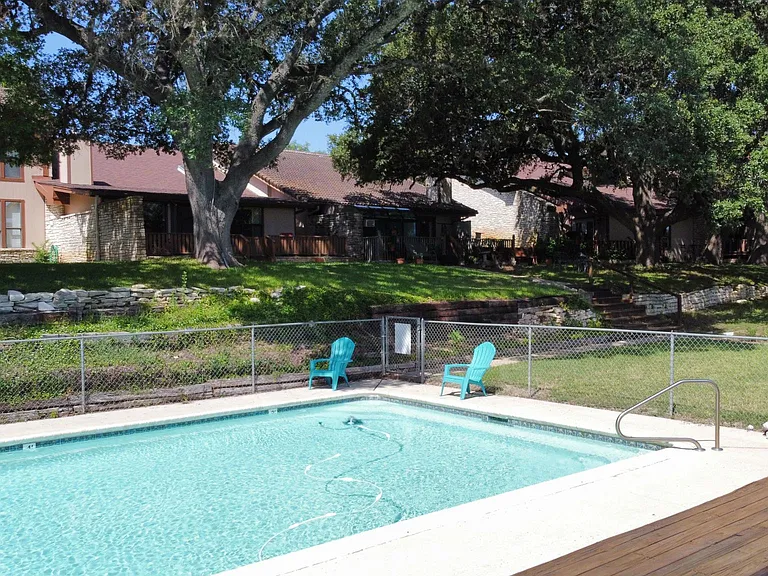 2745 Bandera Hwy #6 — Photo 10