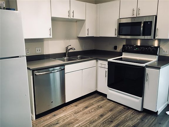 5th image of 1015 E Yager Ln Unit 207