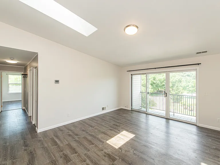132 Robertson Way — Photo 8