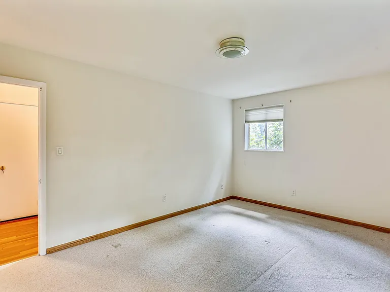 10412 Montrose Ave #202 — Photo 24