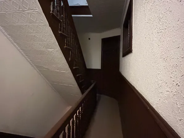 4424 Third Avenue image 24 of 33