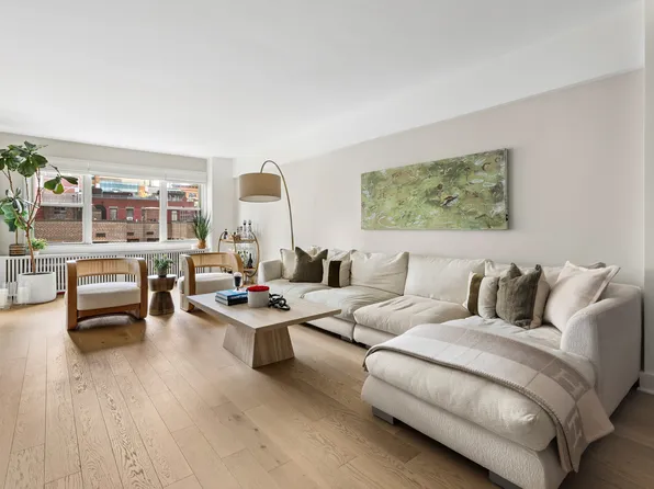 40 East 9th Street image 4 of 16