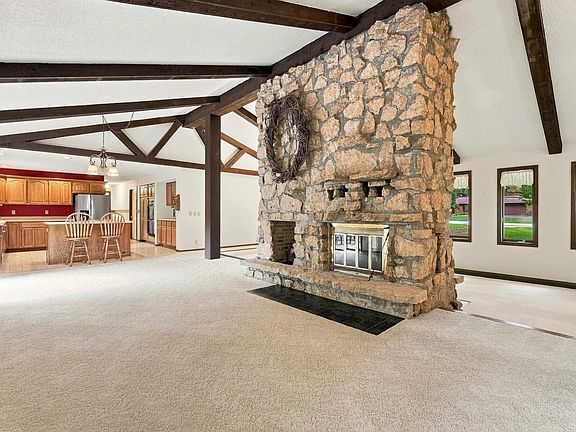 5th image of 7310 N Badger Rd