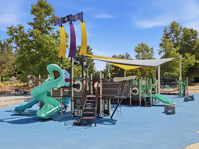 521 Porpoise Bay Ter #A — Photo 79