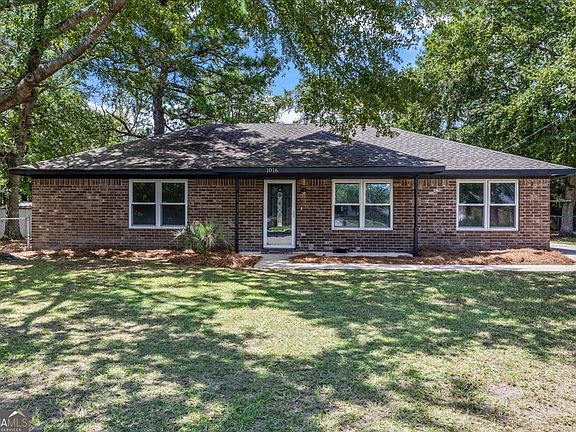2nd image of 1016 Farr Ct