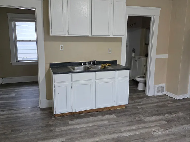 1103 Buhrer Ave #UP — Photo 2