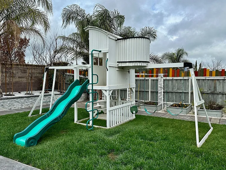 1089 S Dana Ct — Photo 25