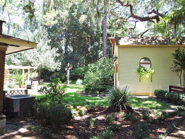 2nd image of 819 N Riverview Dr