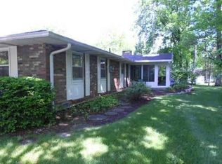 52 Lakeview Dr, Terre Haute, IN 47803
