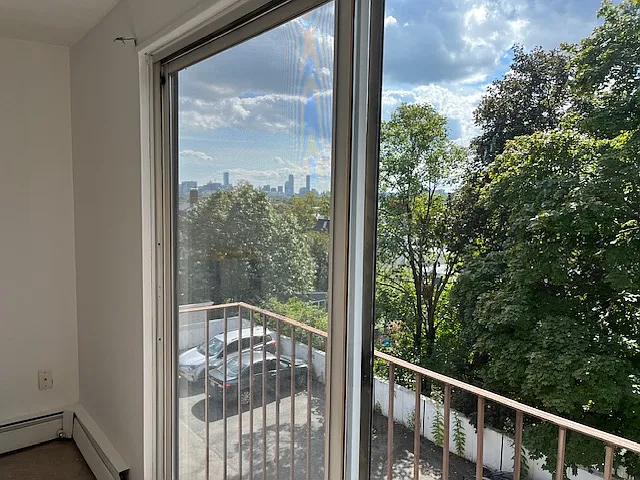 Summer St — Photo 2