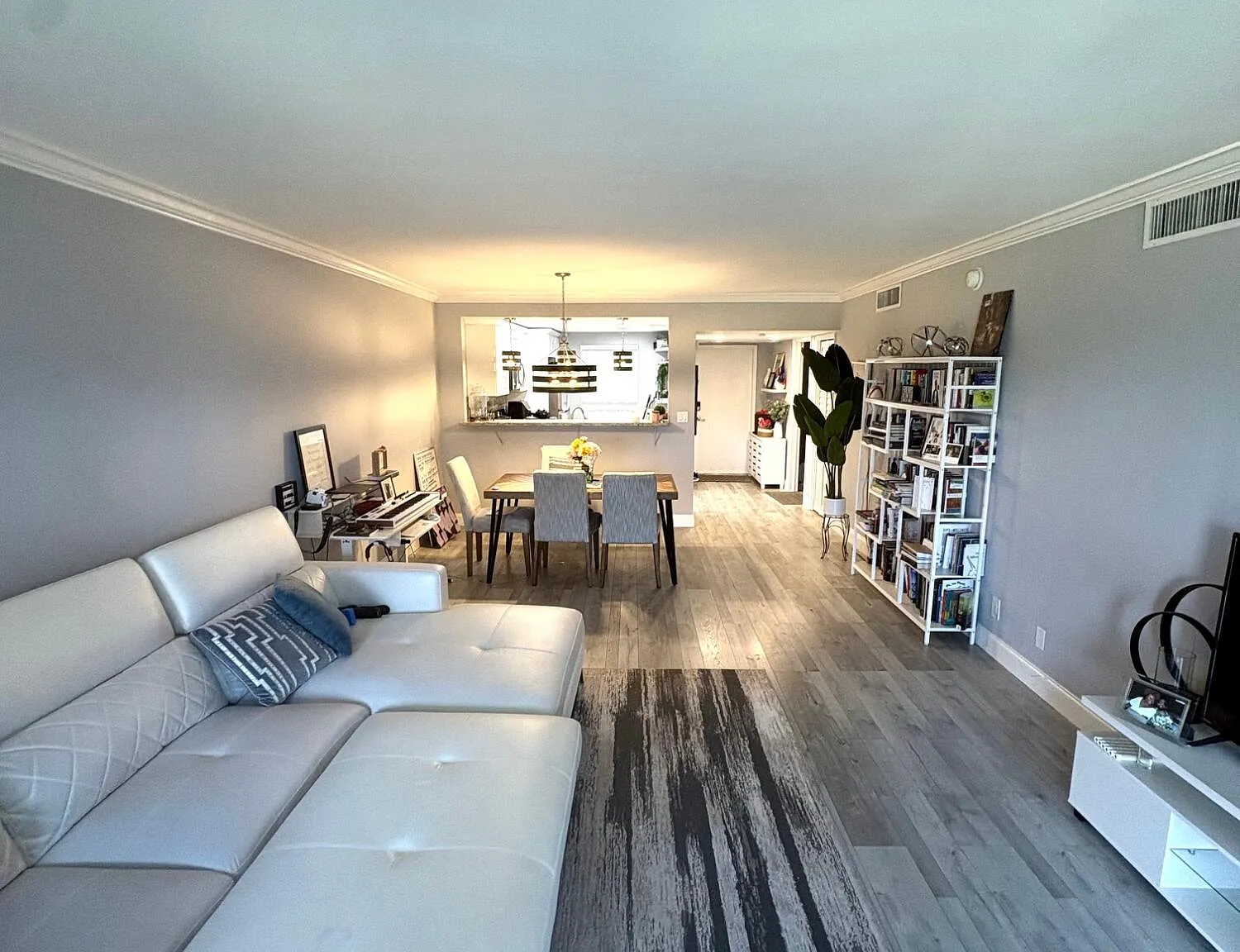 2 bed, 2.0 bath, 1064 sqft, $2,450 — Photo 4
