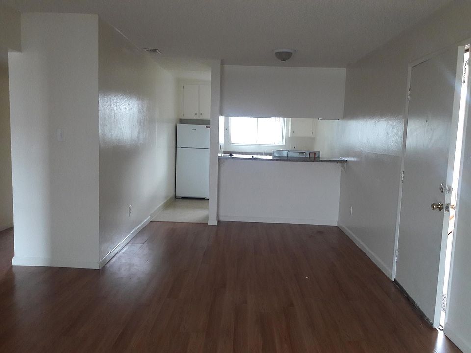 2nd image of 3060 Bell St #209