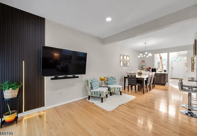 11 Wiley Ct — Photo 2