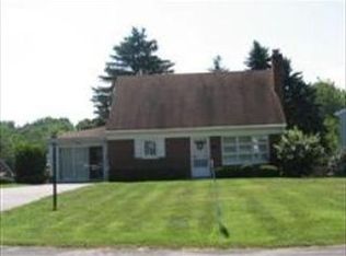 1342 Meadowcreek Ln, Lancaster, PA 17603