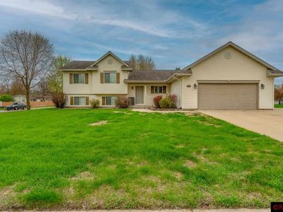 704 W Main St, Madelia, MN, 56062