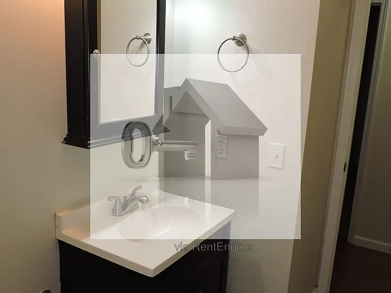 7823 Dartmoor Dr — Photo 18