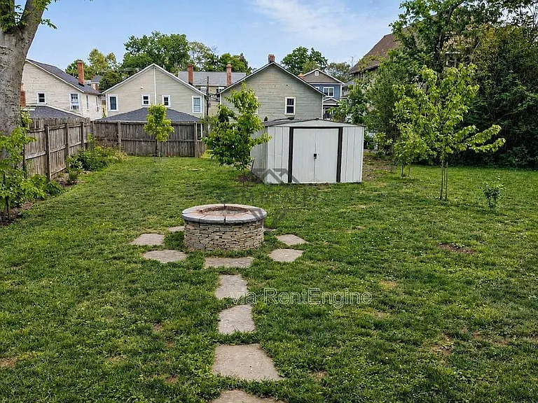 209 Prince Edward St — Photo 24