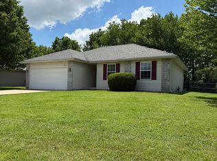 1453 S Lone Pine Ave, Springfield, MO 65804