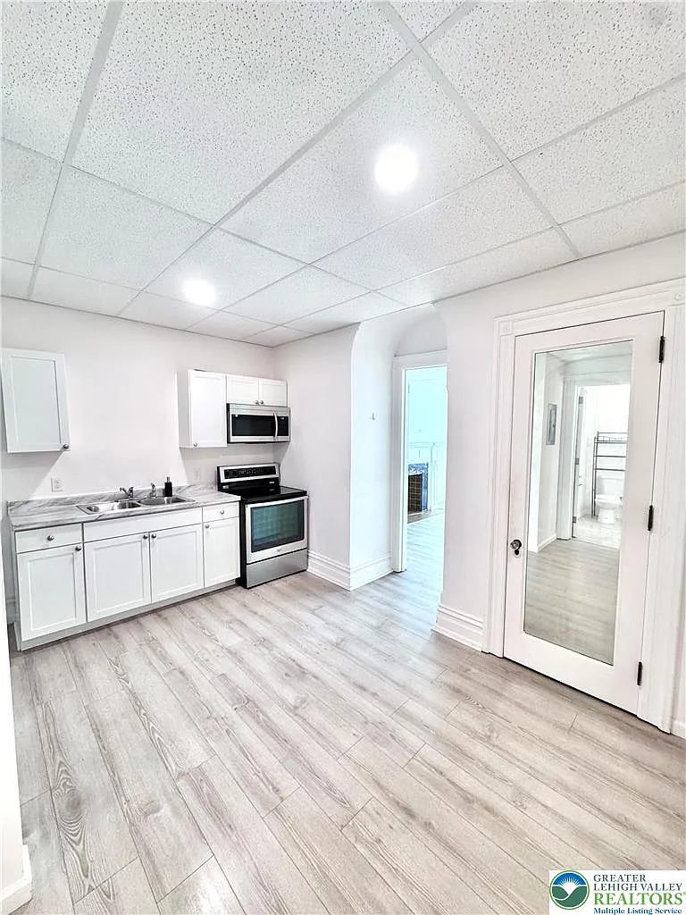 1 bed, 1.0 bath, 600 sqft, $1,250 — Photo 2