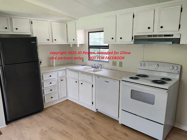 733 W Mount Gallant Rd — Photo 3