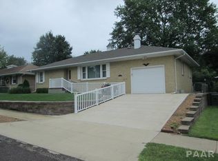 1204 Jefferson St, Pekin, IL 61554