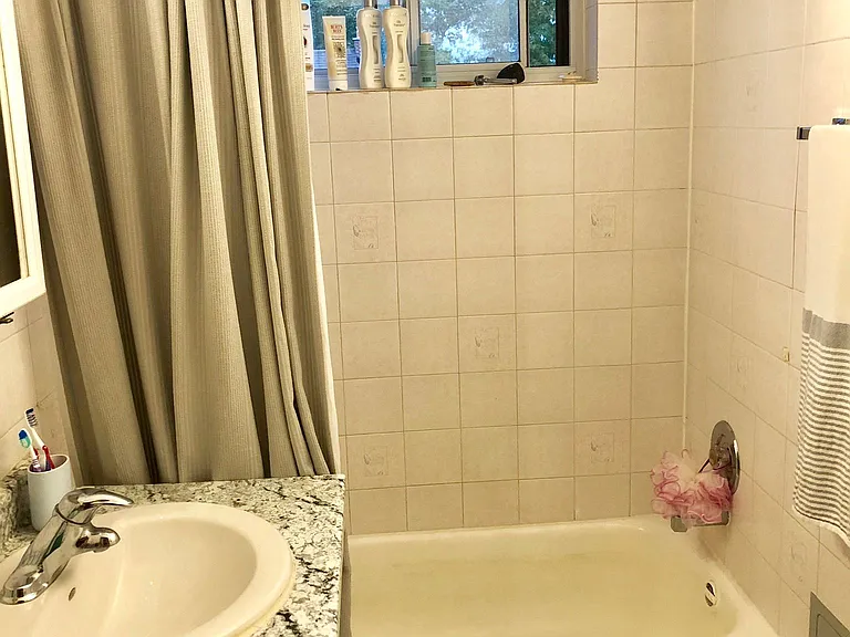 115 8th St #6 — Photo 7