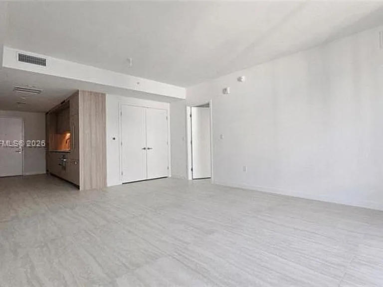 77 SE 5th St #4014 — Photo 41