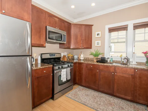 18-20 Knowlton St #3, South Boston, MA 02127