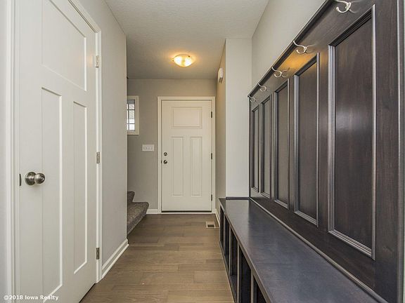 3rd image of 209 Summit Cir NW