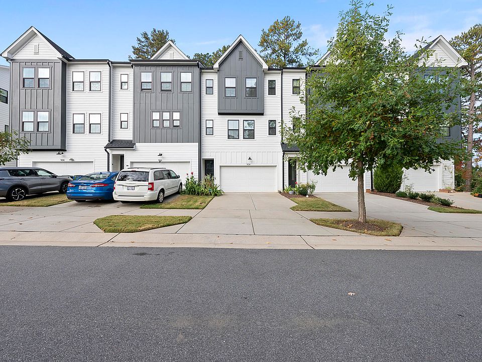 1st image of 904 Waterside View Dr