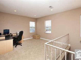 2081 Garden Ln, Costa Mesa, CA 92627